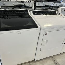 Whirlpool Washer And Gas Dryer Set