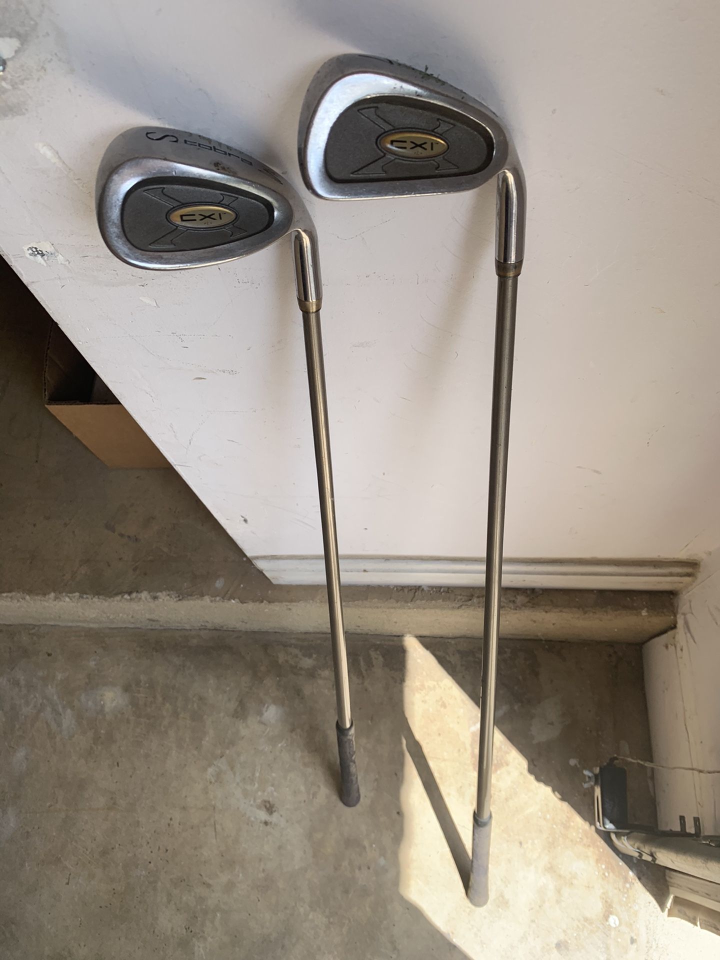 2 cobra clubs S and 7 iron