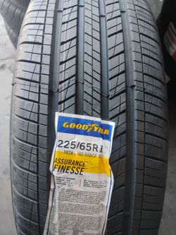 225/65R17 NEW TIRE