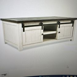 Farmhouse Coffee Table With Storage From Kane’s