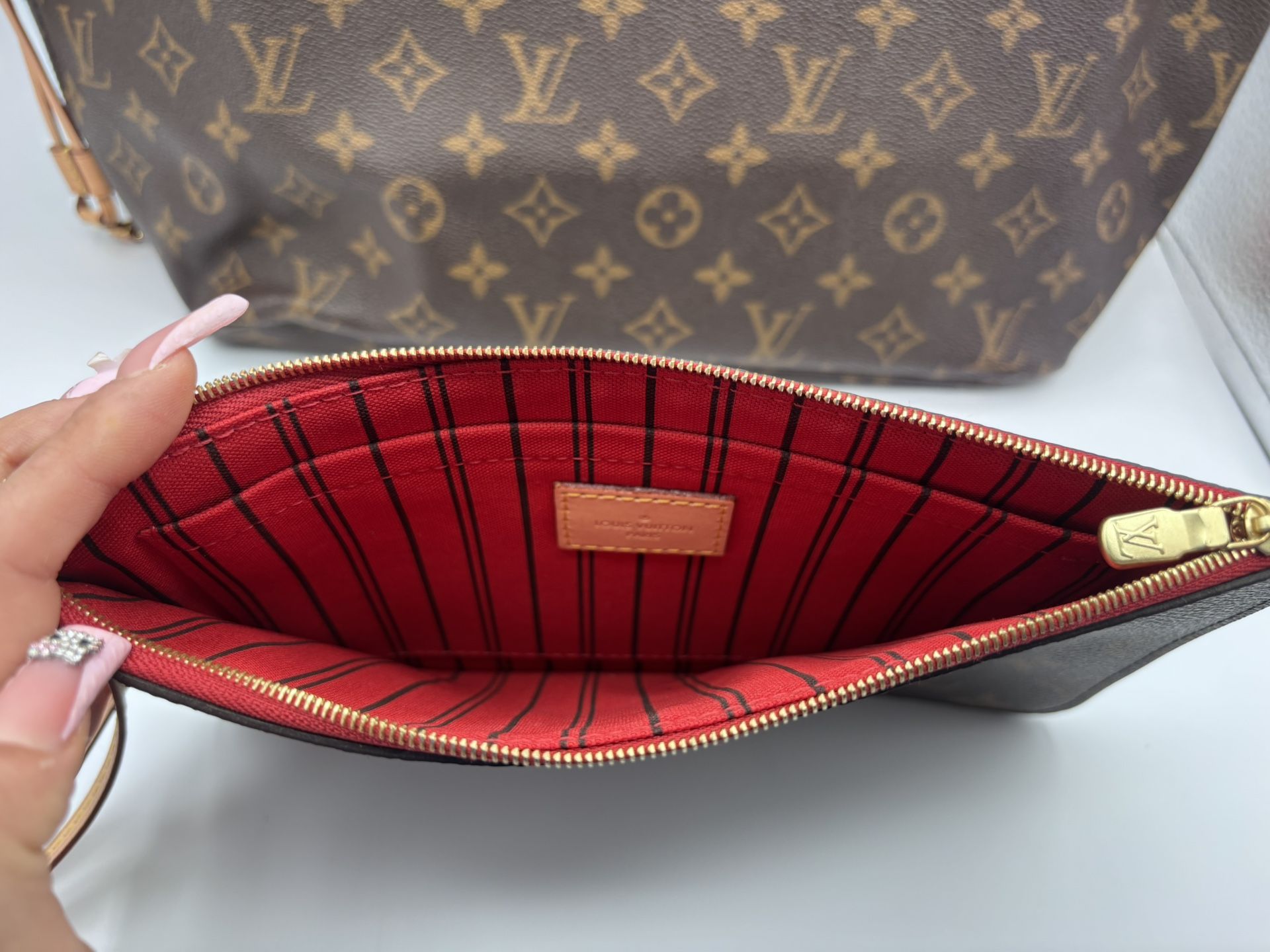 Louis Vuitton Neverfull Gm Bag With Clutch 