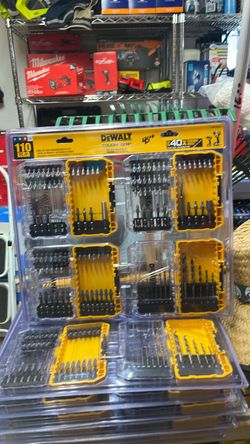 DEWALT 110-Piece Drill and Screwdriving Bit Set-pick up only