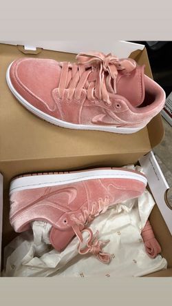 WMNS Air Jordan 1 Low SE Size 7