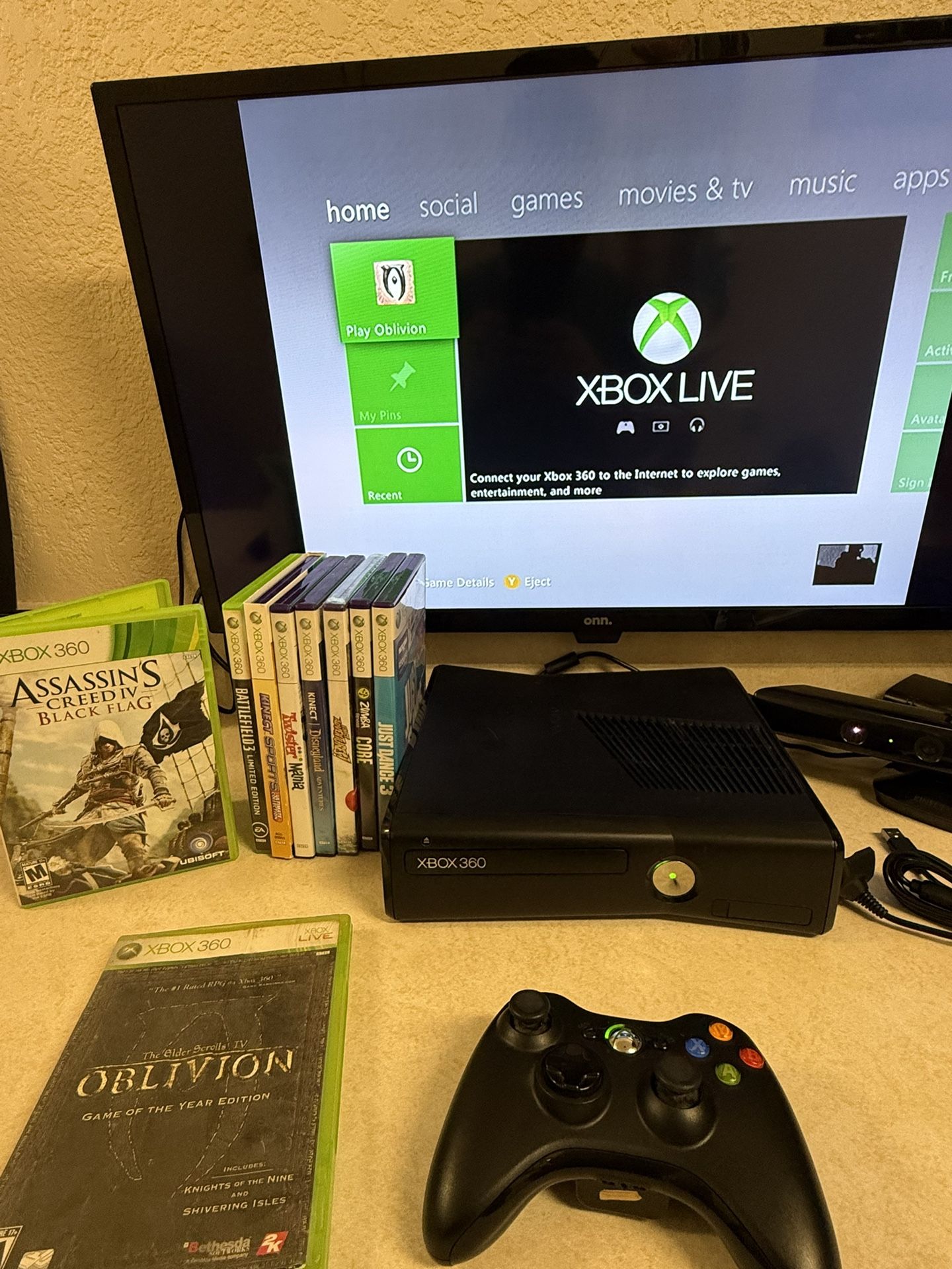 Xbox 360 Slim Bundle