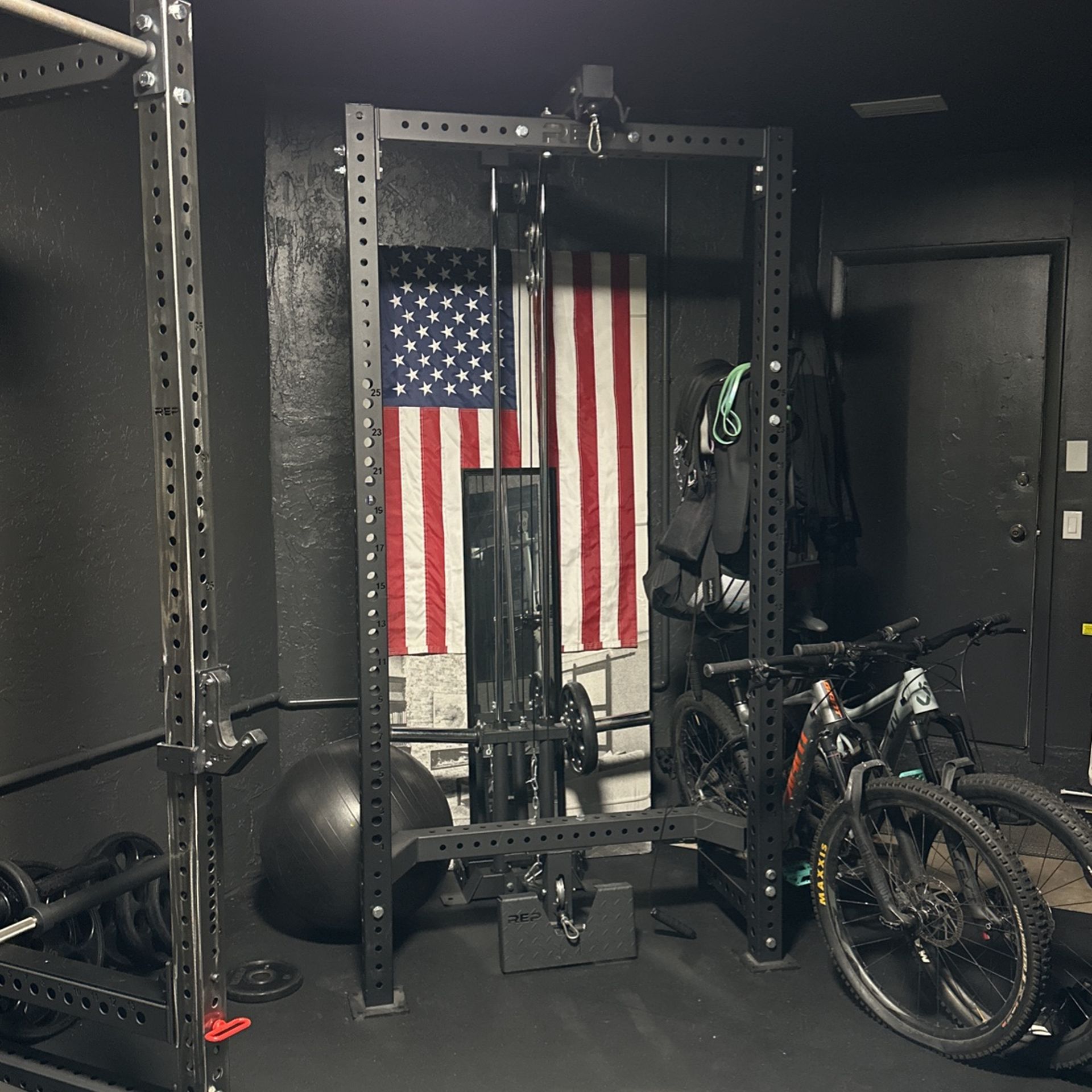 Lat Pulldown And Low Row Machine
