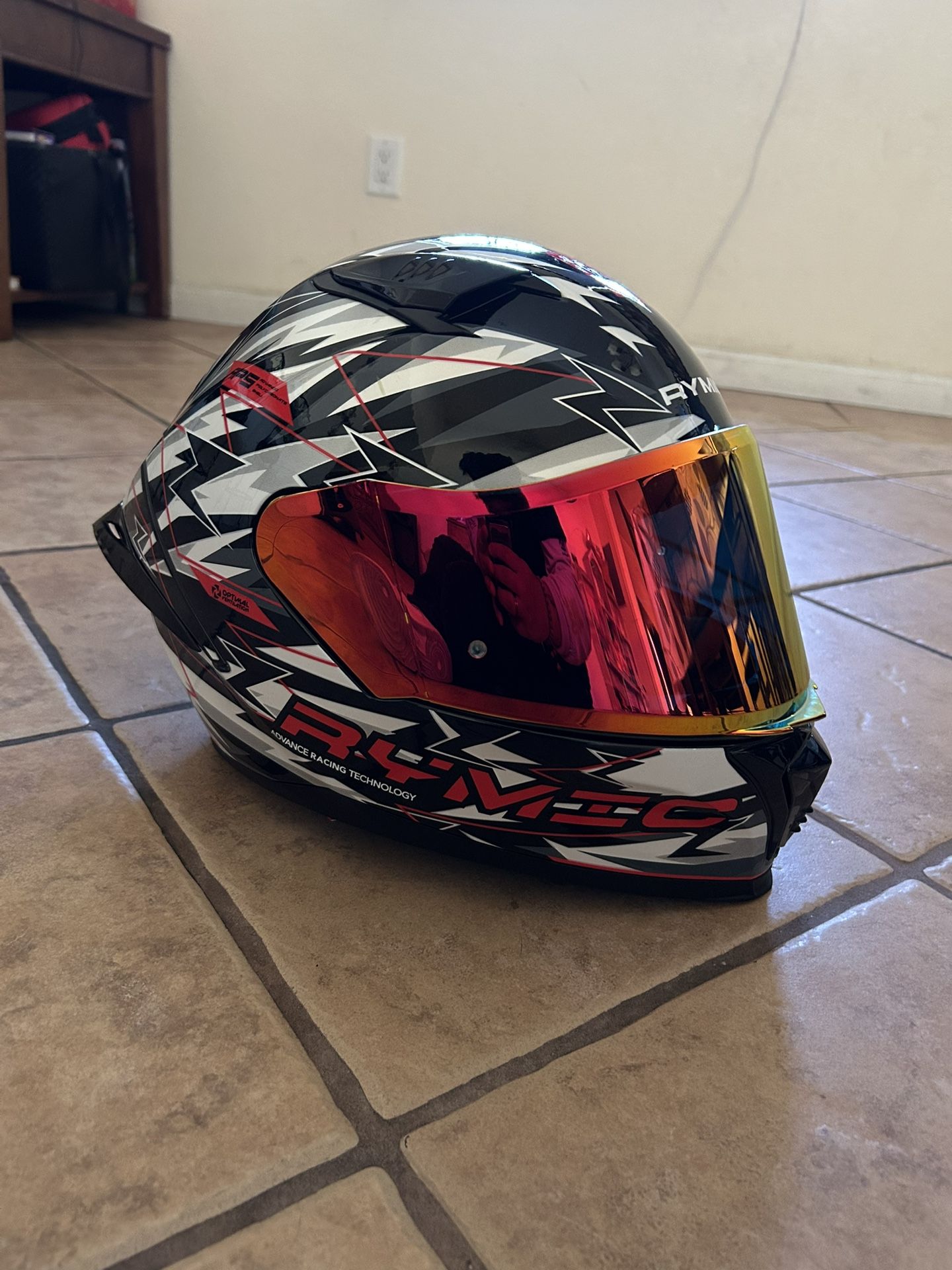 Rymic SR6 Helmet