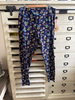 LuLaRoe TC2 Leggings Multicolored Floral Print on Navy Background New No Tags