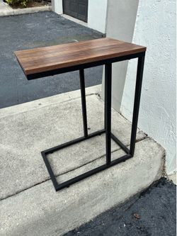 Set of 2-Modern side table