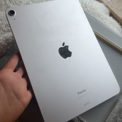 Selling brand new iPad!!