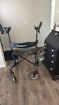 Upright adult walker. Located in Puyallup 98374