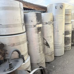 Diesel Fuel Tanks   Tanques.  Kenworth Peterbilt. Cascadia.  Super10 Dump EndumpChevy Classic C10  Cars. Clean Truck 