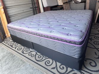 King Size Mattress and Boxspring
