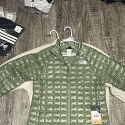 Females North Face Jackets In 