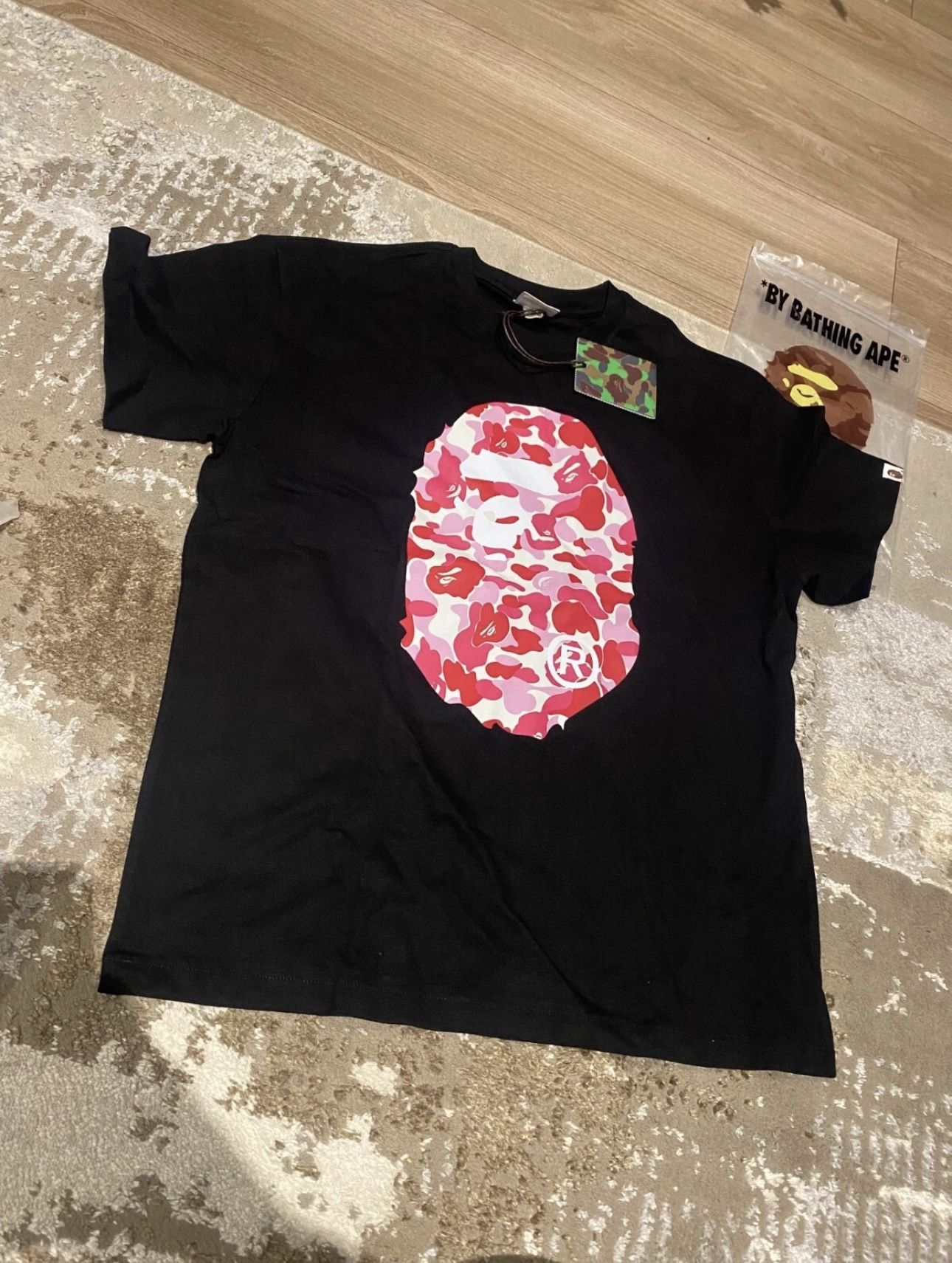 *BRAND NEW* “Bape Pink Camo Tee” T-shirt-Ready To Ship🚚💨 (Size M)