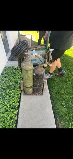 Welding tanks