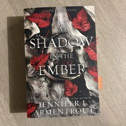 A Shadow In The Ember: Jennifer L Armentrout