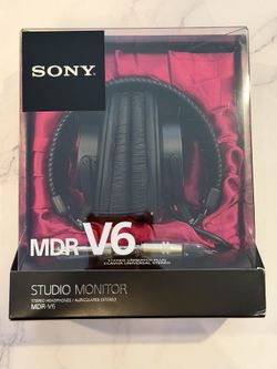 *RARE* Sony MDR-V6 Over the Ear Studio Monitor Headphones NEW & FACTORY SEALED