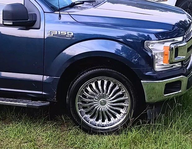 Like brand New Borghini 22 inch Rims with tires: six lug universal 2 pattern.  $1,000.00 Obo.  