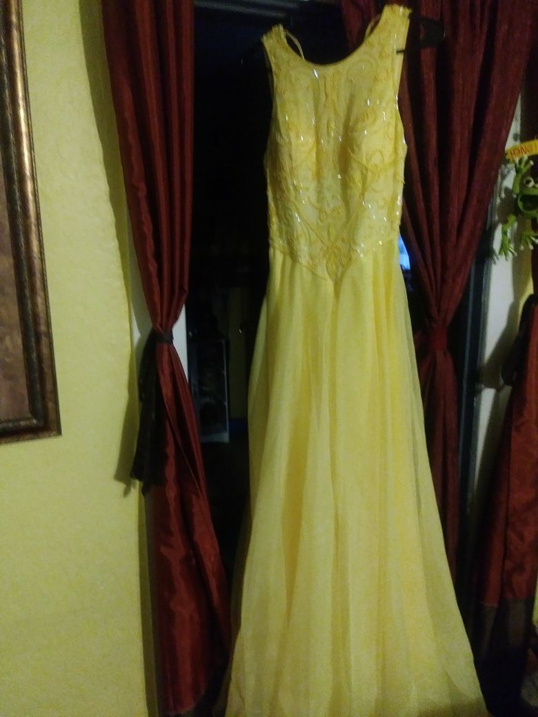 Yellow Dress prom/Graduation/party