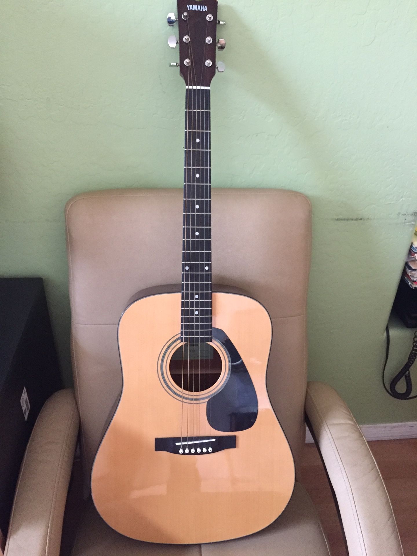 Yamaha guitar