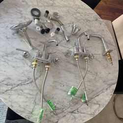 Moen Gibson Chrome: -2 vanity 4” spread faucets, no pop up drain -Deck mount roman tub filler, no valve, just trim  -shower head  Brand new, closed on