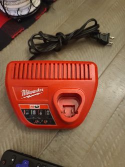 Milwaukee M12 Charger