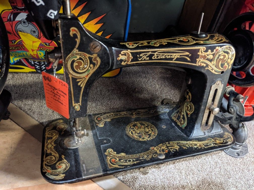 Antique Eldredge B Sewing Machine