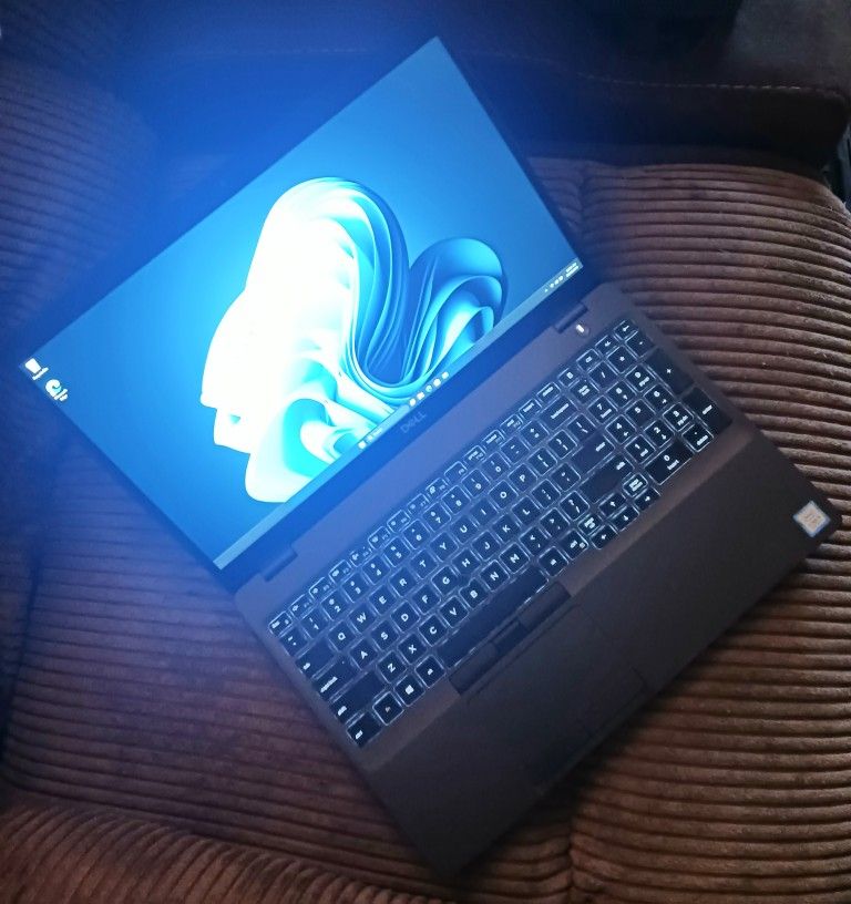 16" Dell Latitude Pro Grade Laptop Intel Core i5 8350u 16 GB RAM 512 GB SSD 1080P LCD Webcam Wi-Fi & Bluetooth Wireless Windows 11 Professional