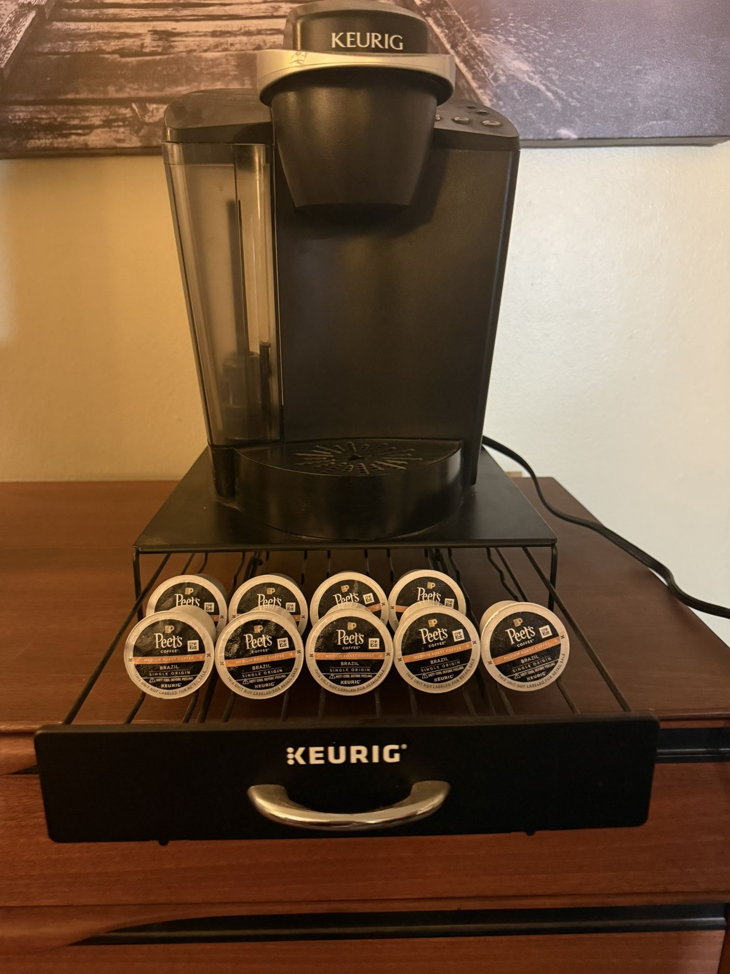 Keurig K40 Coffee Maker + Pod Drawer + 9 Brazilian K-Cups