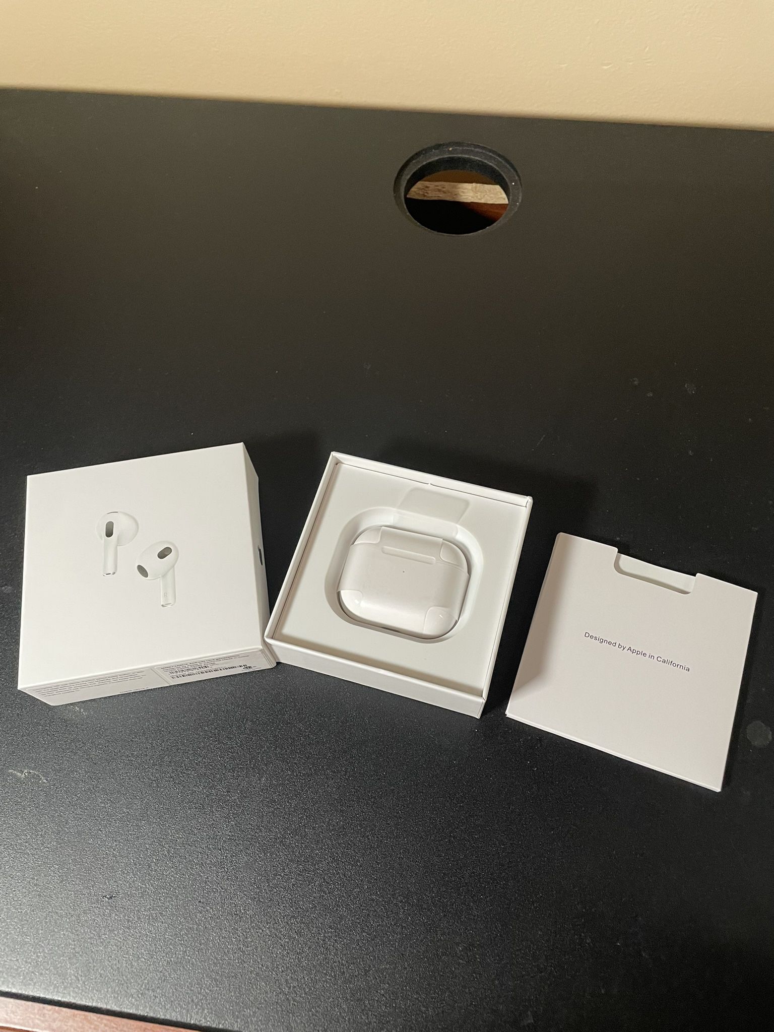 Airpods Gen 3 (Like New)