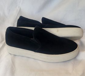 Steve Madden "Gills" Size 7.5  Black New without box