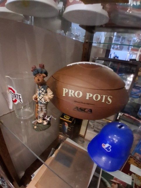 Football Items, signed Items, Bobble Heads, Sports, Vintage, Clothing, Toys