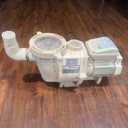 Pentair WhisperFlo WFE-4 1 HP High Performance Pool Pump – Full Rated Energy Efficient – Part #011513 – Dual Voltage 115/208-230V – Used Selling a gen
