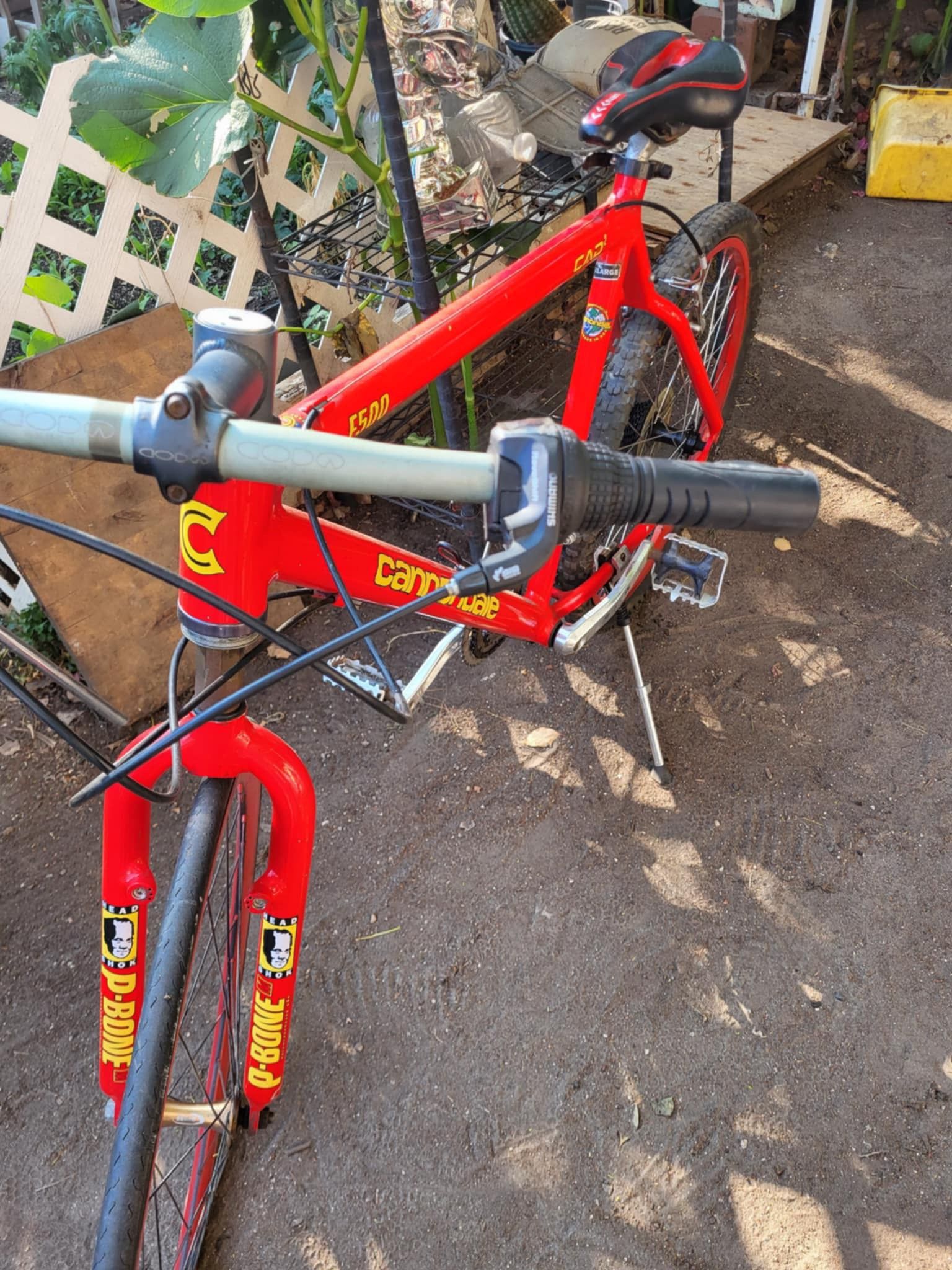 Cannondale F500 Mountain Bike