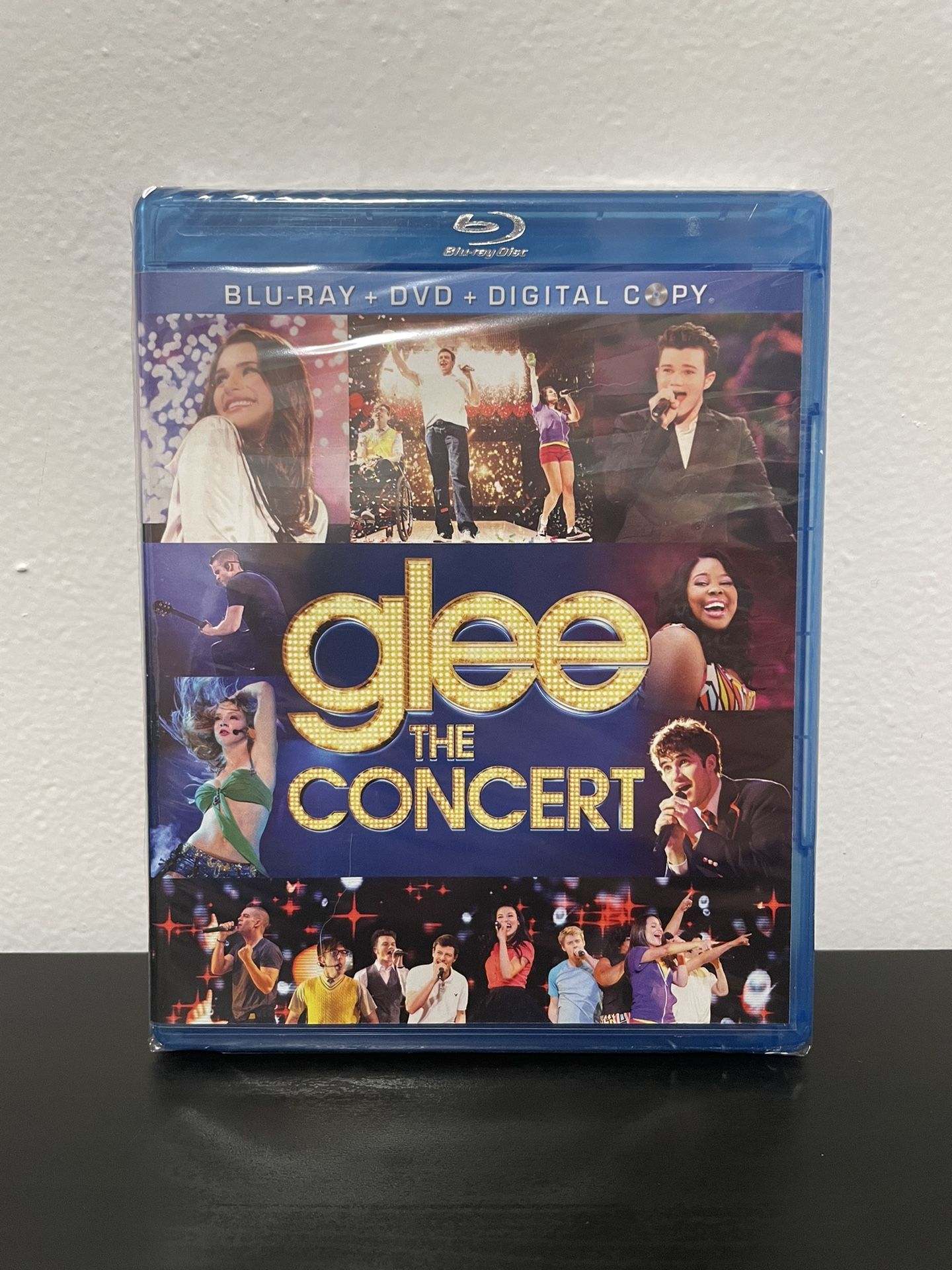 Glee The Concert Blu Ray DVD 2 Disc Combo Pack New Sealed Movie 2011