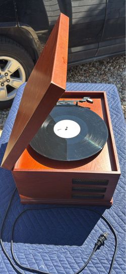 Complete package ALL IN ONE -C-R-O-S-L-E-Y- cd player, record player,cassette player $50