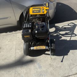 Dewalt 4400 Psi Pressure Washer Costumer Return To Home Depot As Is $599 Firm