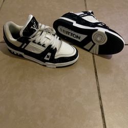 Black And White Louis Vuitton Trainers 