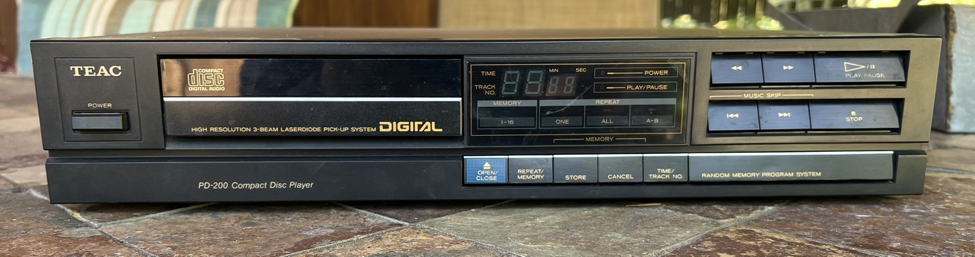 TEAC PD-200