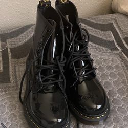 Size US 7 Women's Black Shiny Doc Martens 1460