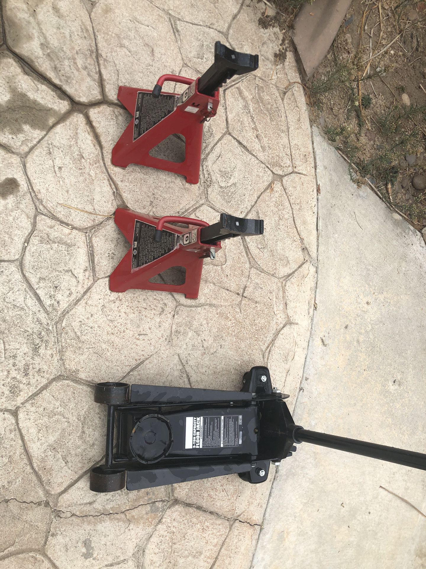 Combo floor jack and jack stands