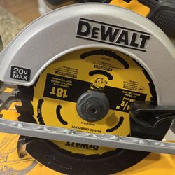 New DeWalt Circular Saw With 20 Volt Battery Poway 