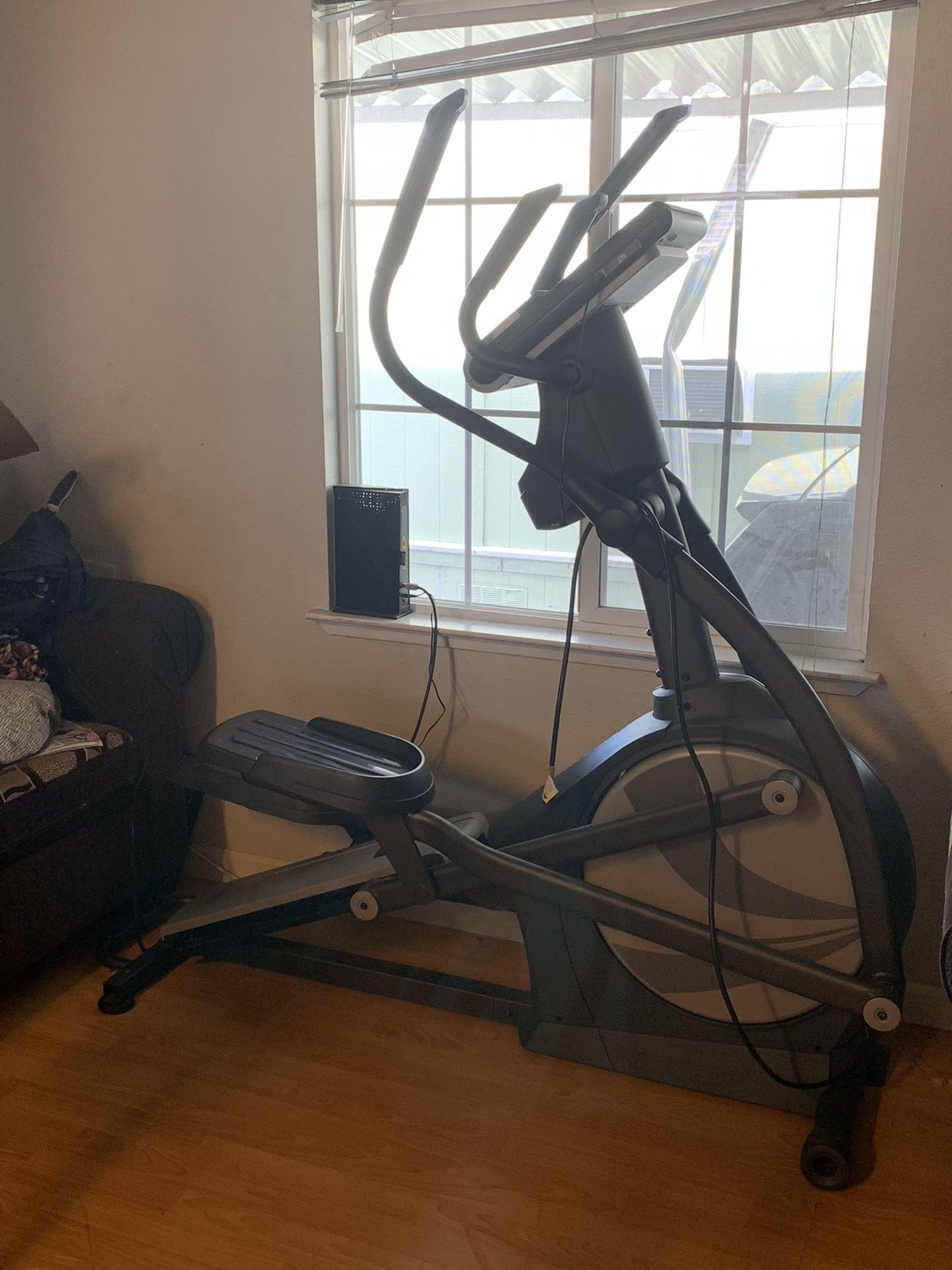HealthRider Stride Trainer 900 Elliptical with iFit and heart rate monitor