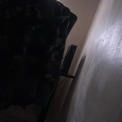 100 dollar ps4 pro hit me asap works perfect 