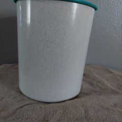 TUPPERWARE CONTAINERS  THE BEST QUALITY  EXCELLENT CONDITION ORIGINAL PRICE $75.95 