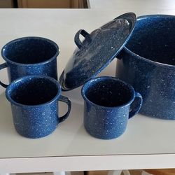 Camp Stockpot and Mugs
