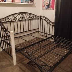 Trundle Day Bed