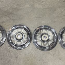 1950s Oldsmobile hubcap Set 15 Inch