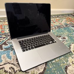 Apple MacBook Pro (15 Inch)