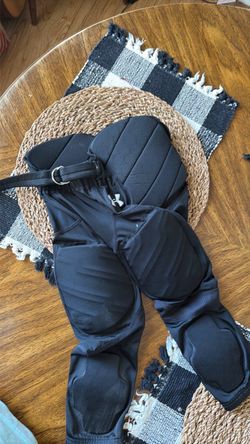 Under Amour youth football pads XS